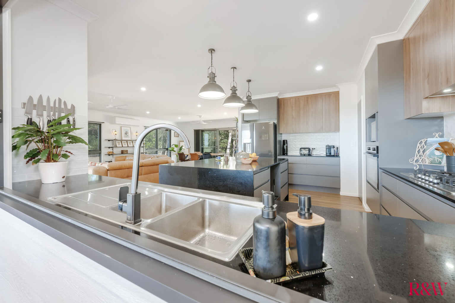 262 Sylvan Drive Moore Park Beach