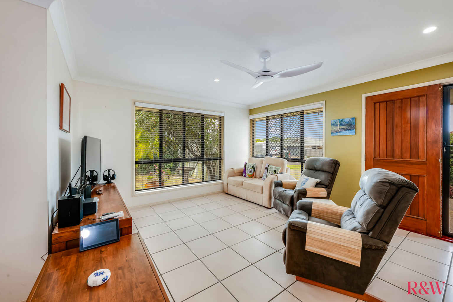 24 Solander Street Bargara 24 Solander Street Bargara