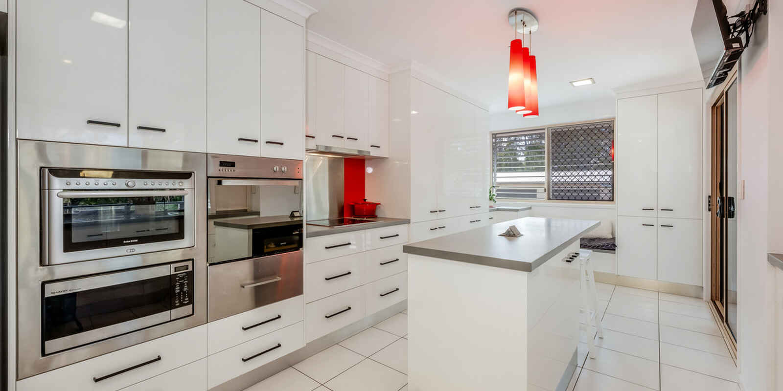 1 Narooma Drive Branyan