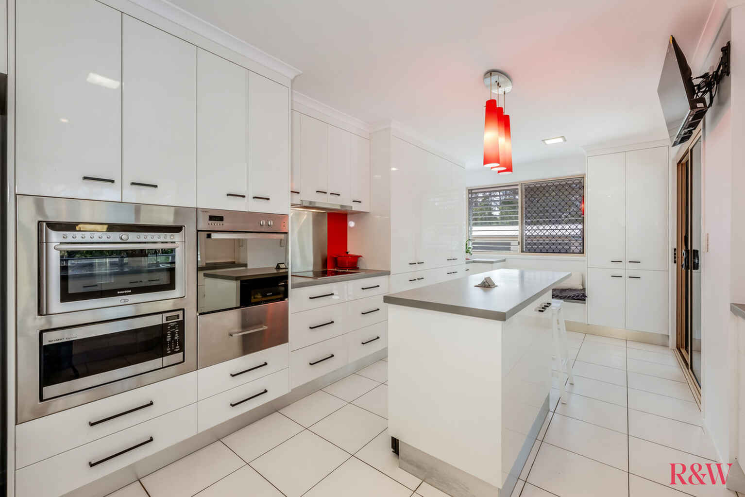1 Narooma Drive Branyan