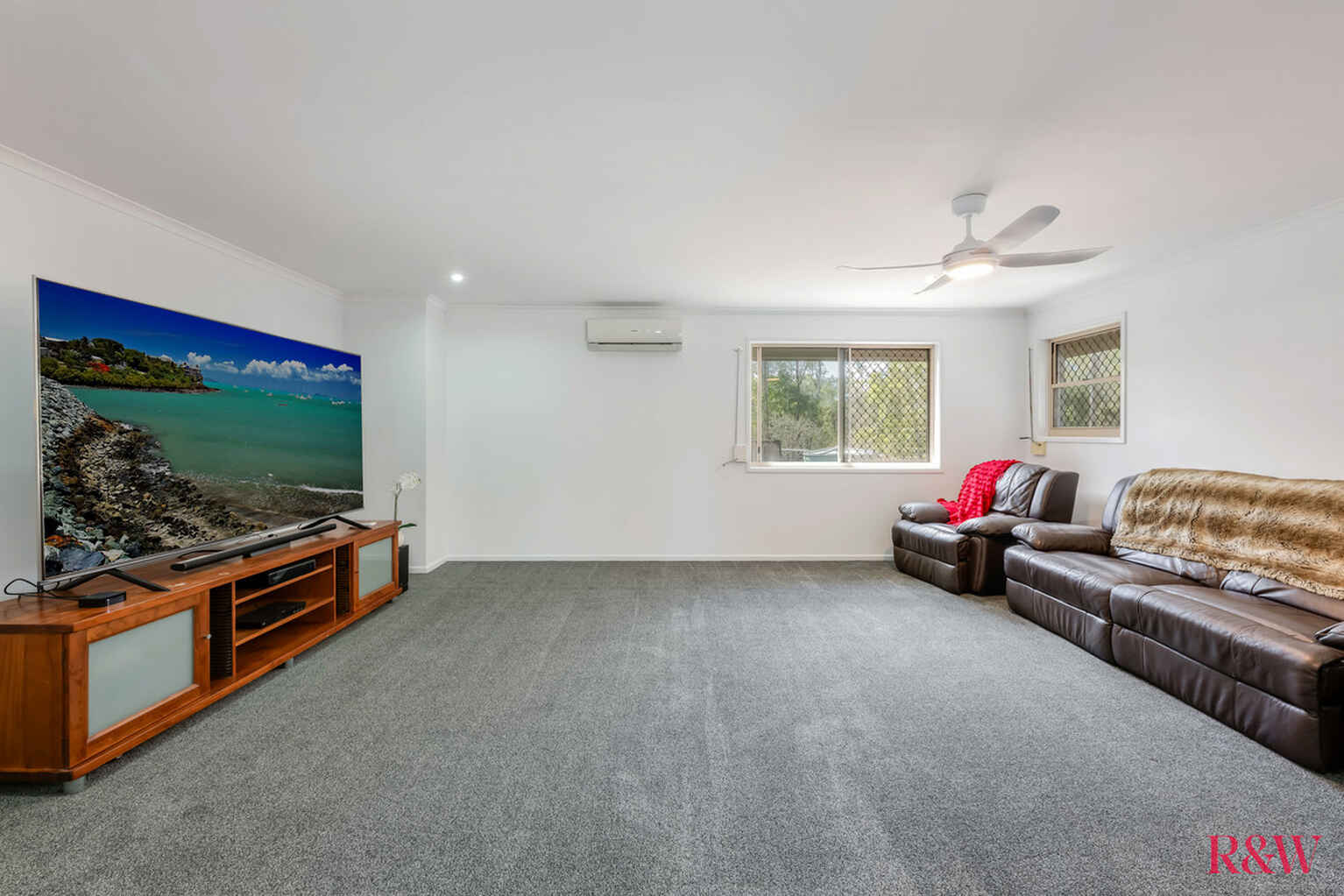 1 Narooma Drive Branyan