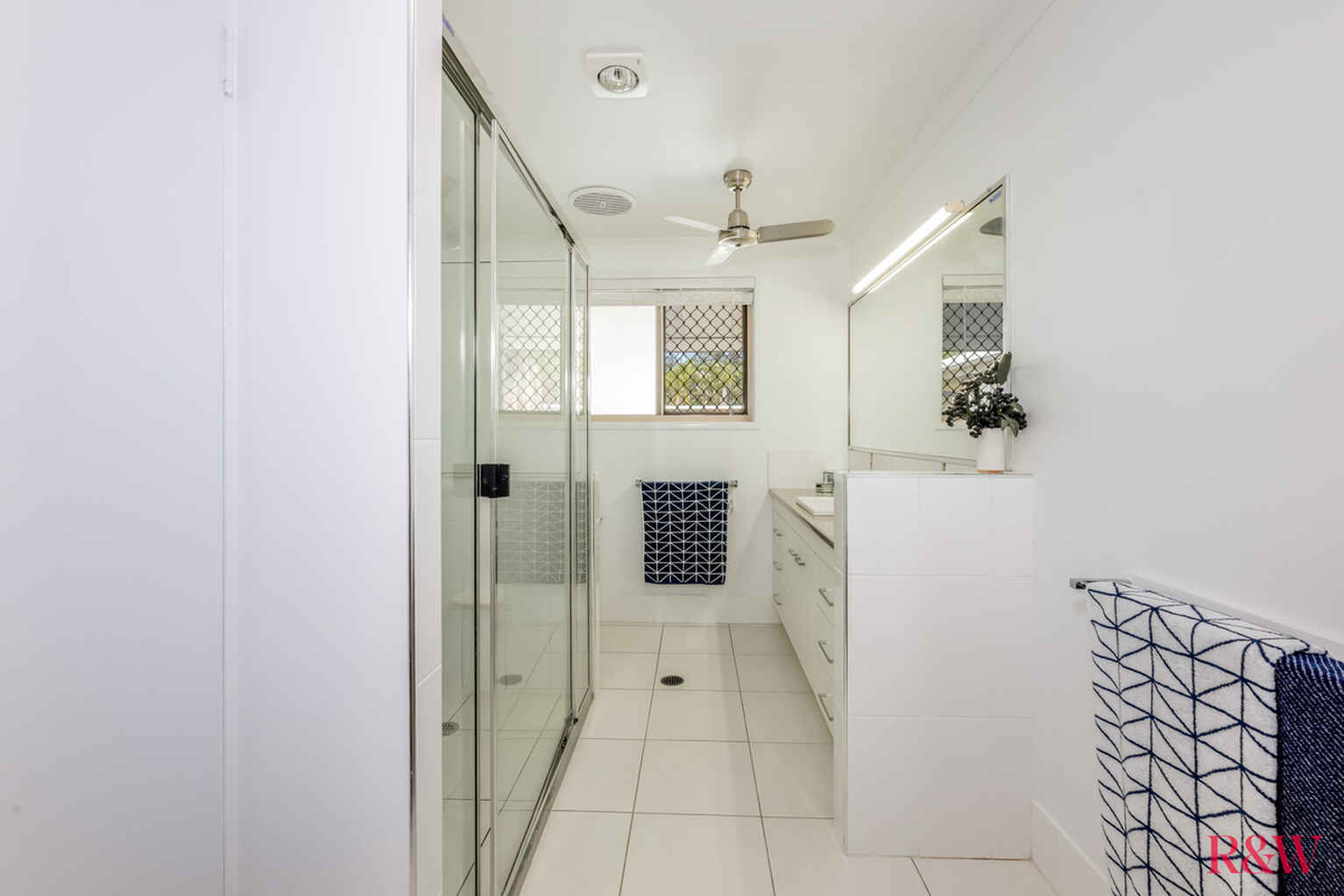 1 Narooma Drive Branyan