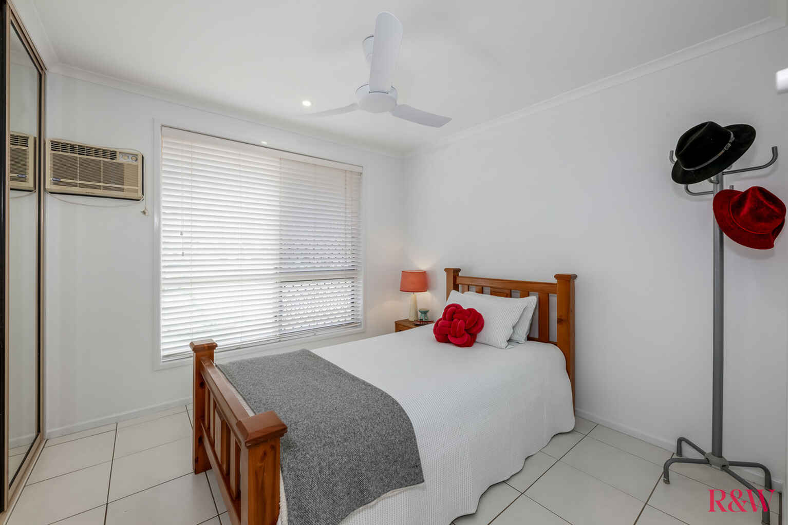 1 Narooma Drive Branyan