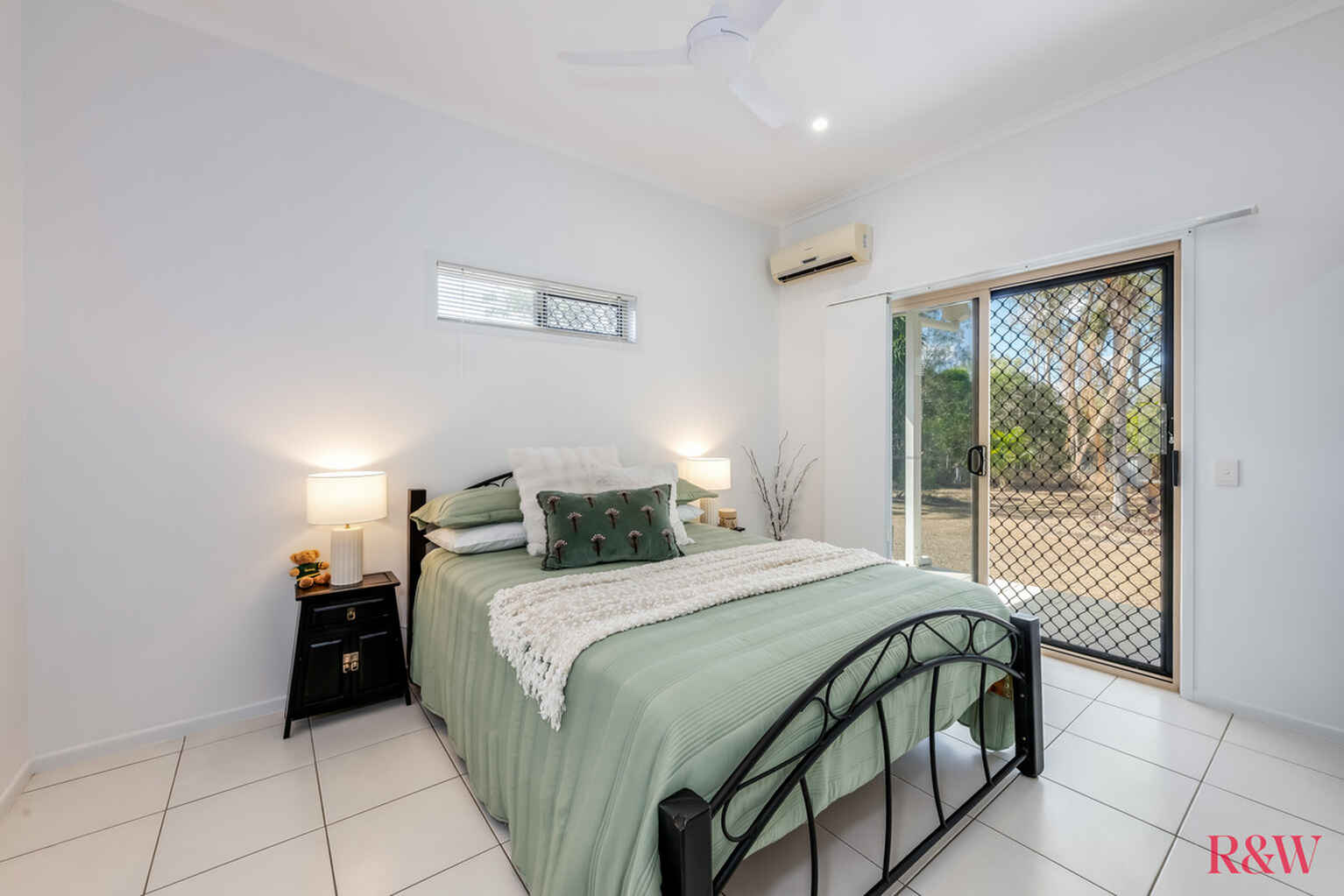 1 Narooma Drive Branyan