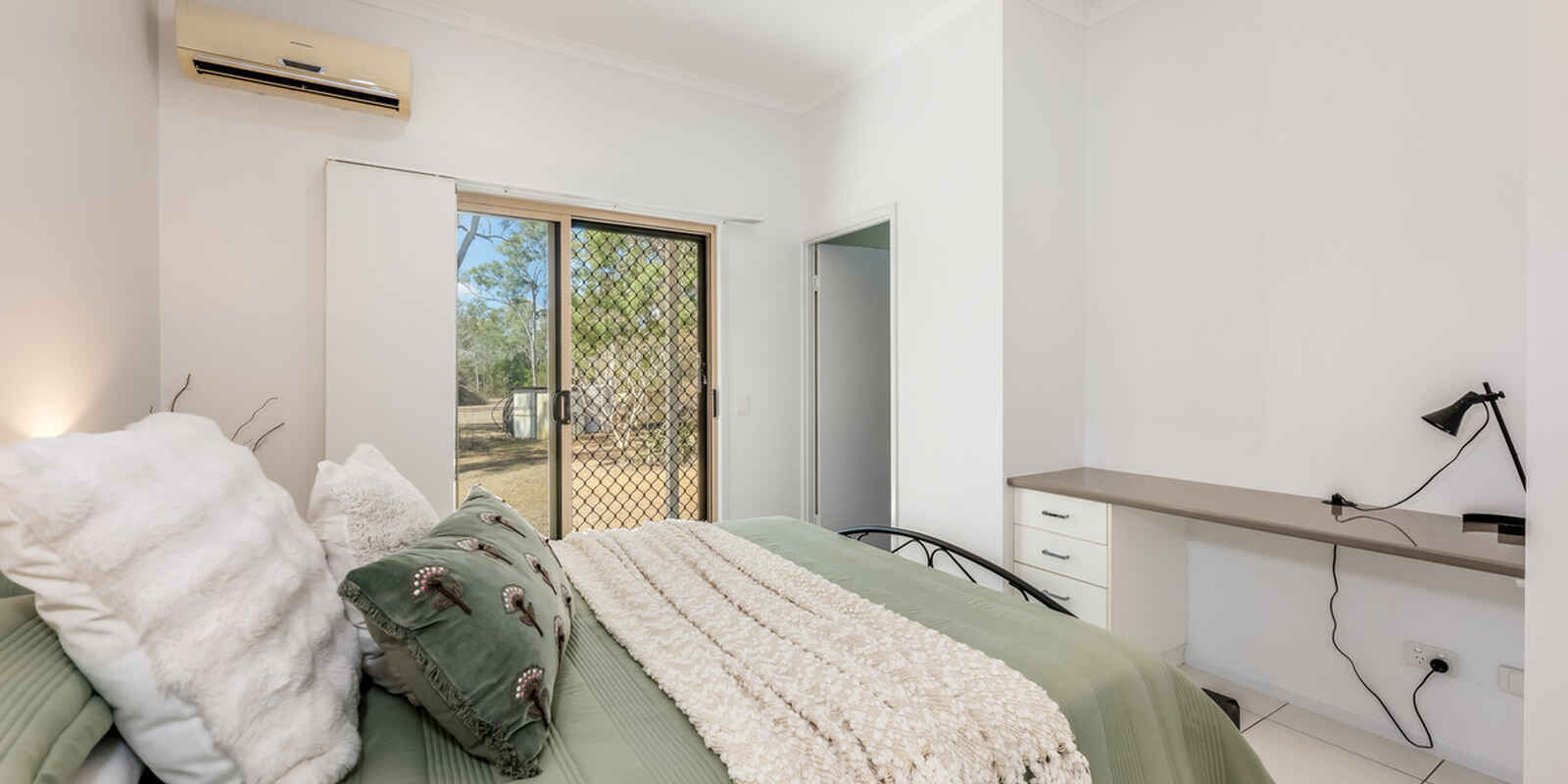 1 Narooma Drive Branyan