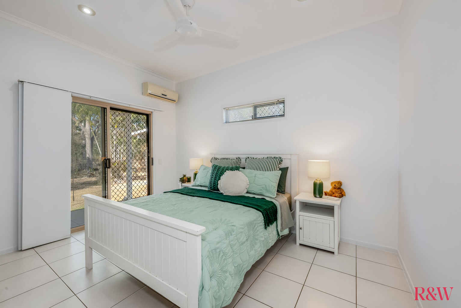 1 Narooma Drive Branyan