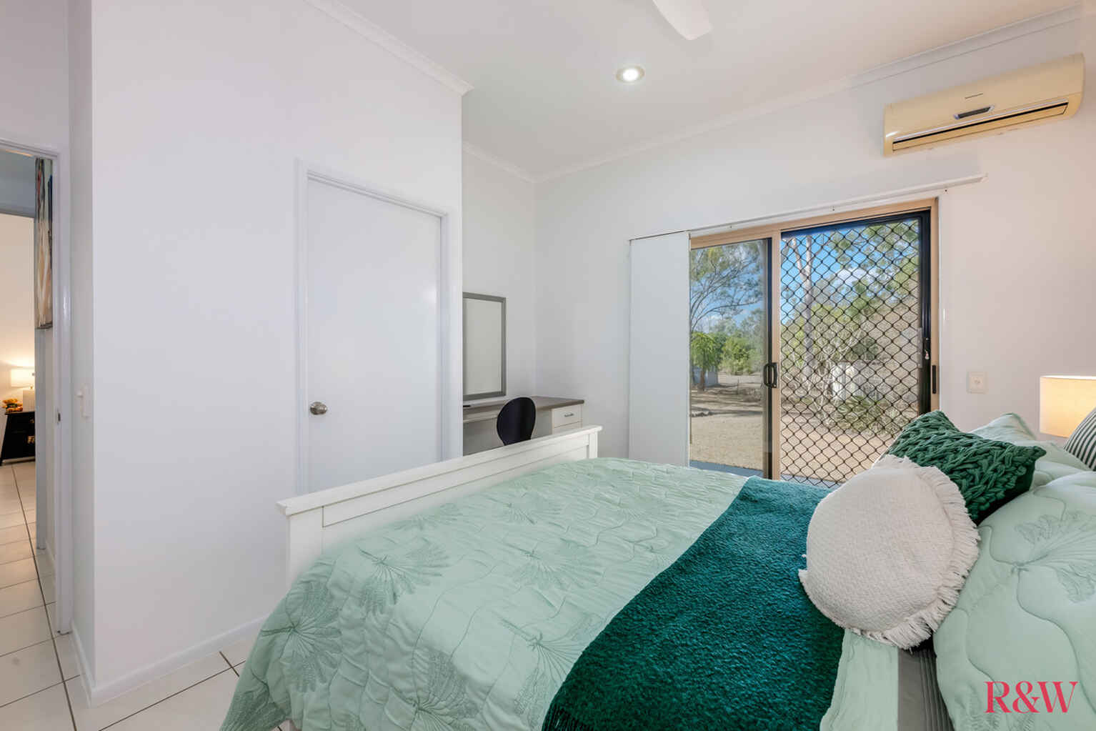 1 Narooma Drive Branyan