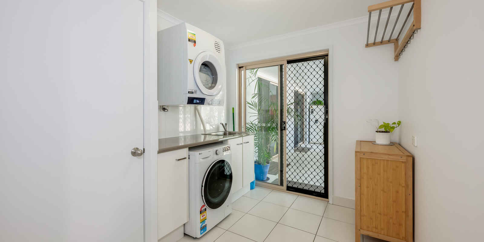 1 Narooma Drive Branyan
