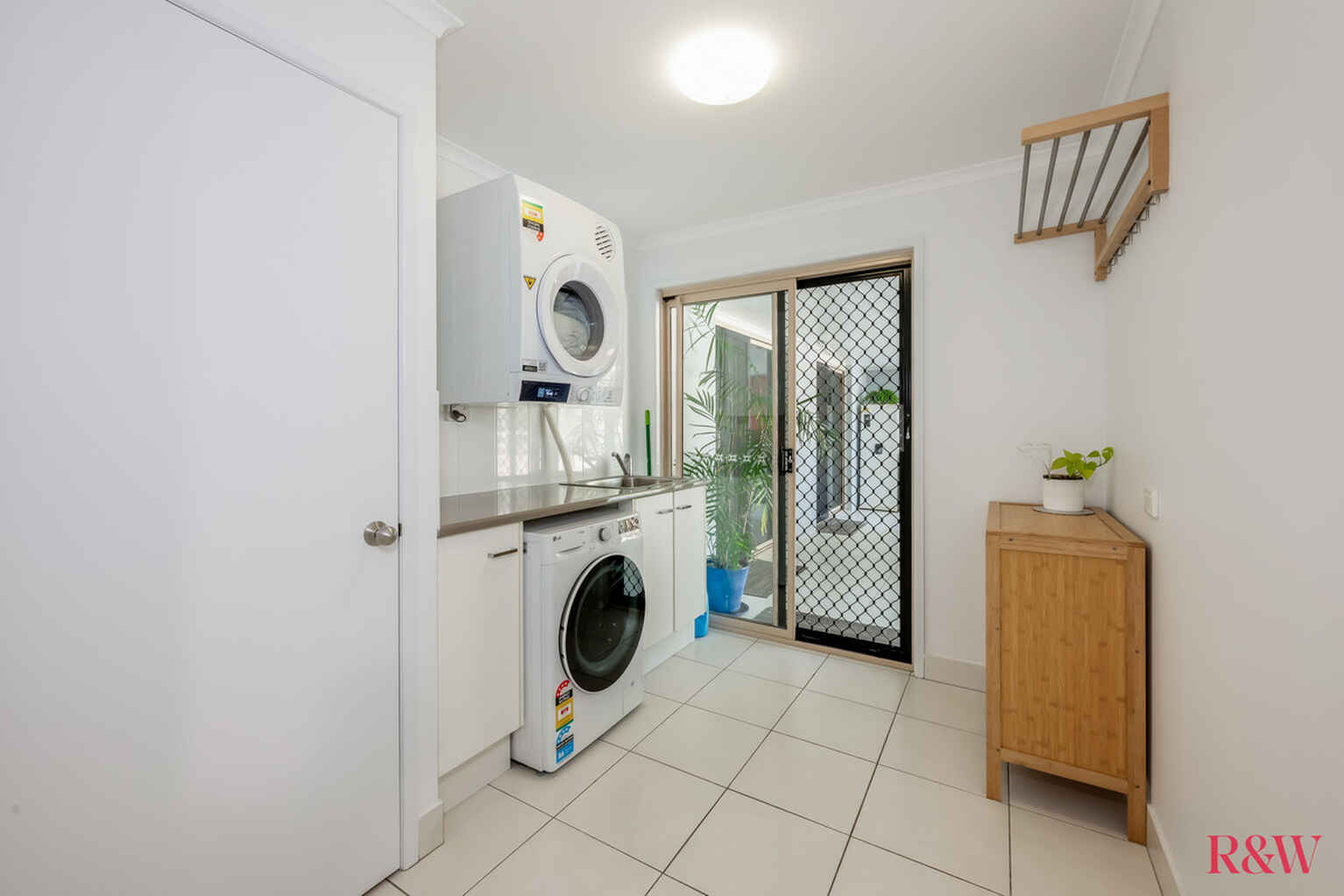 1 Narooma Drive Branyan
